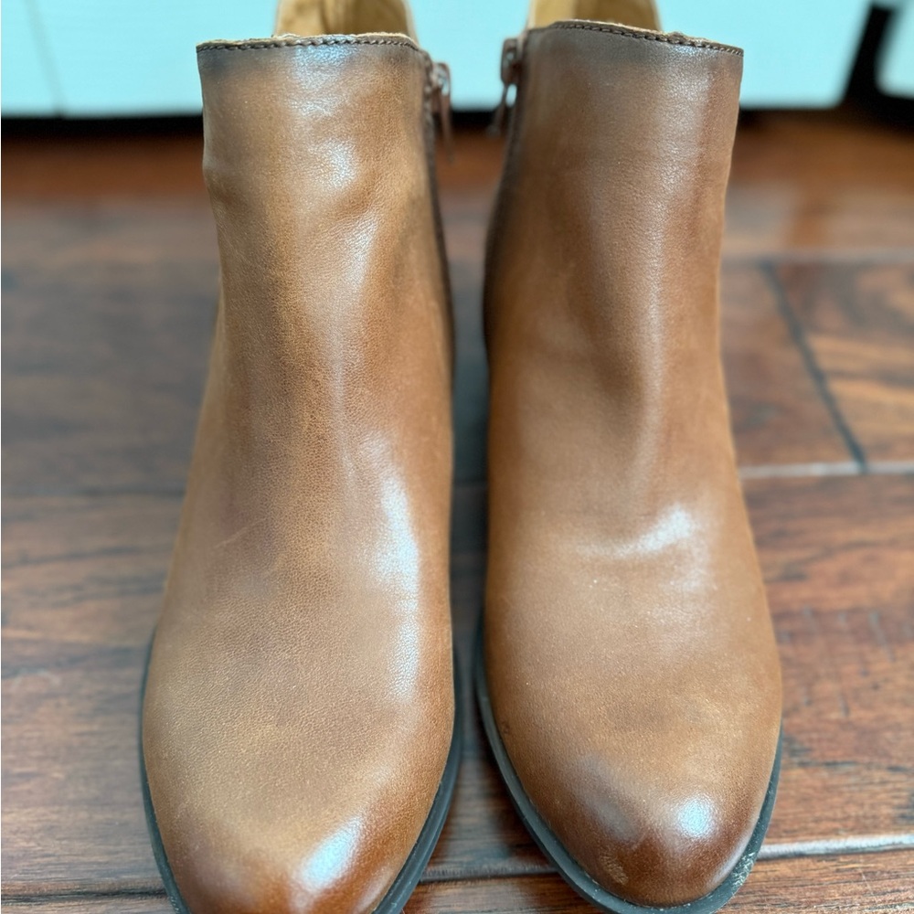Lucky Brand leather ankle boots Sz 6.5/37 worn once.